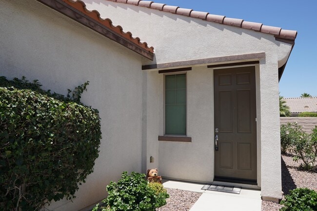 Photo - 81072 Avenida Vidrio