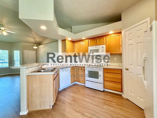 Photo - 14232 Carolina St