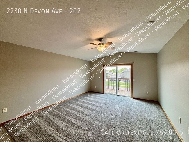 2230 Devon Ave Unit 202