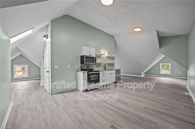 Photo - 608 Montgomery St
