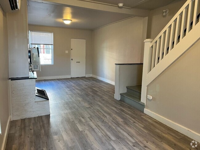 Building Photo - ACCEPTING SECTION 8 - 3 Bedroom 1 Bath Hom... Rental