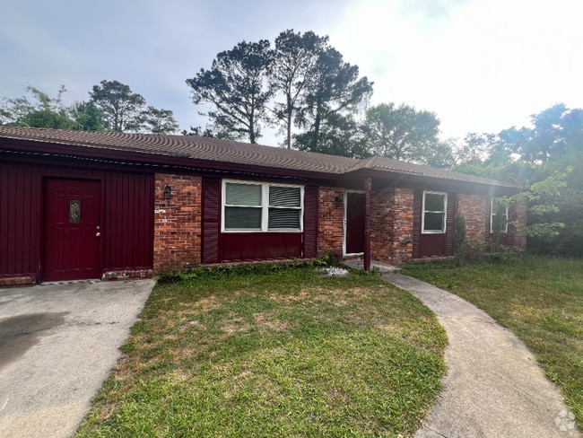 Building Photo - 17 Greenbriar Dr Rental