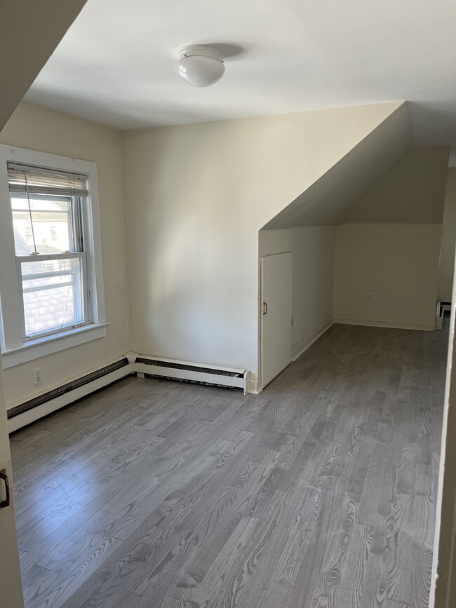 Photo - 54 Ashwood Ave