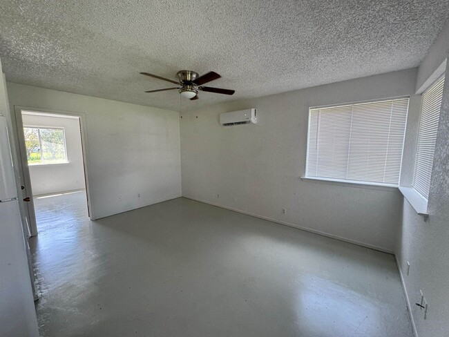 Photo - 109 Logan Dr