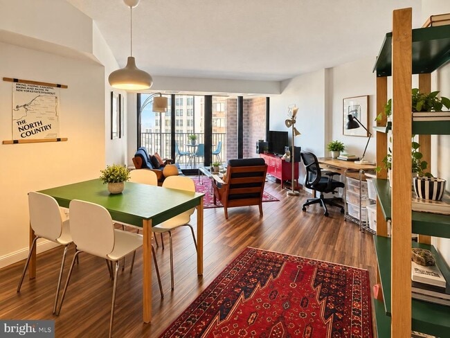 1420 Locust St Unit 14D