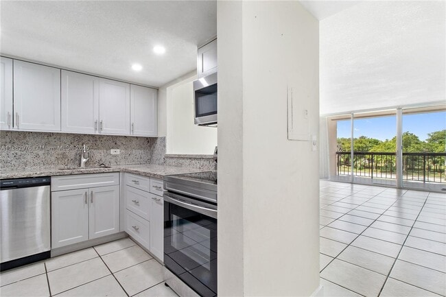Photo - 10425 SW 112th Ave Unit 303