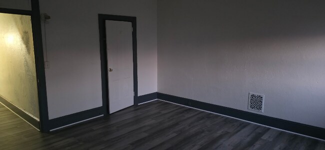 Photo - 227 Hummel St