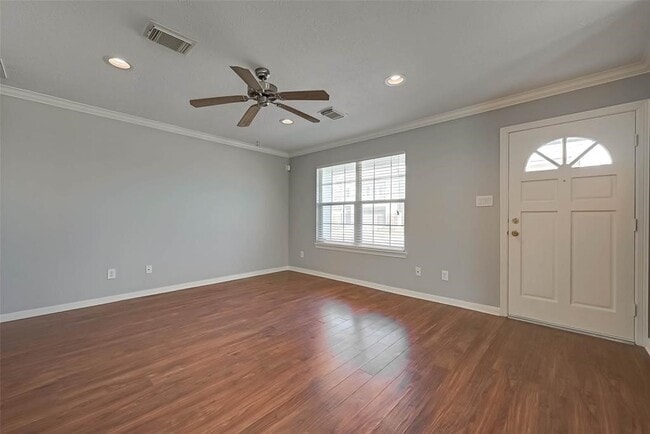 Photo - 3508 Garrow St