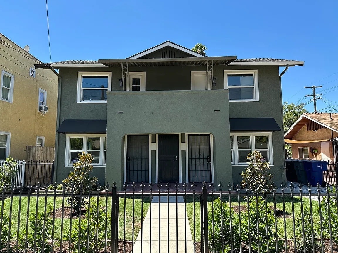 Photo - 2711 N Wishon Ave Unit 2719