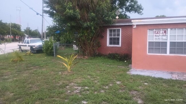 Building Photo - 2300 NW 15th Ct Unit A Rental