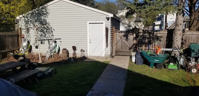 Photo - Spacious 5-Bedroom Home Near the University of Minnesota