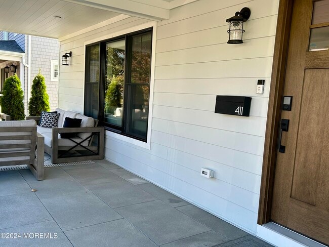 Photo - 411 Sylvania Ave