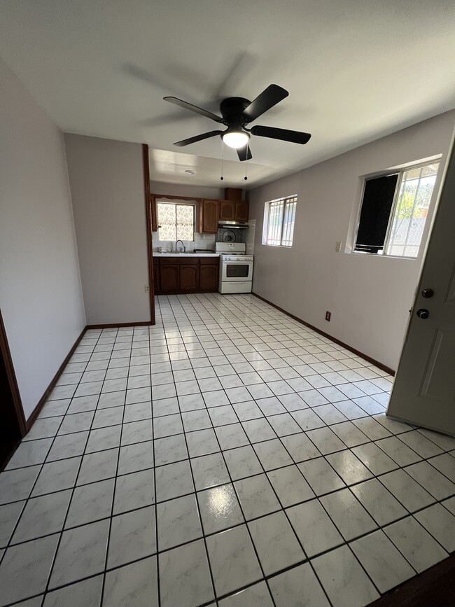 Photo - 126 W 71st St Unidad 1