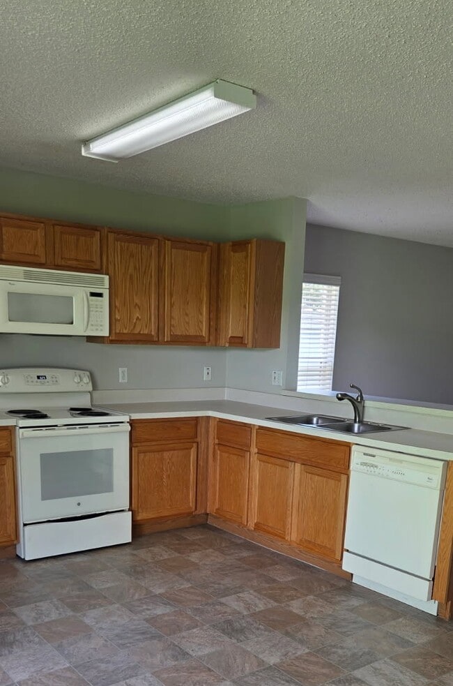 Photo - 1830 Ridge Valley St