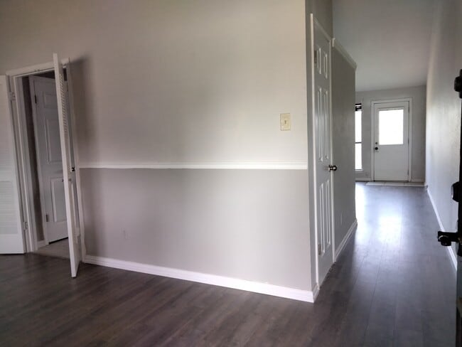 Photo - 213 Hickory Springs Dr