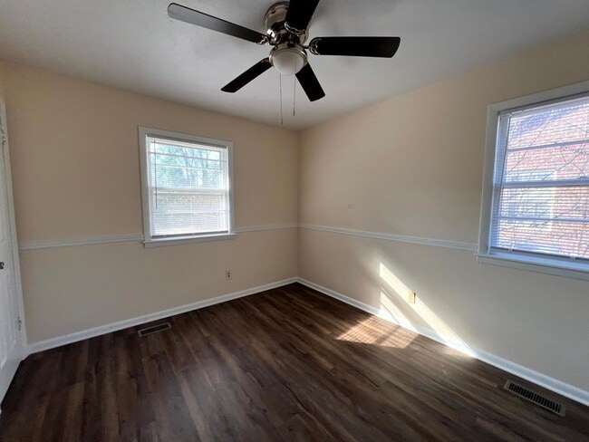 Photo - 944 Lark Dr