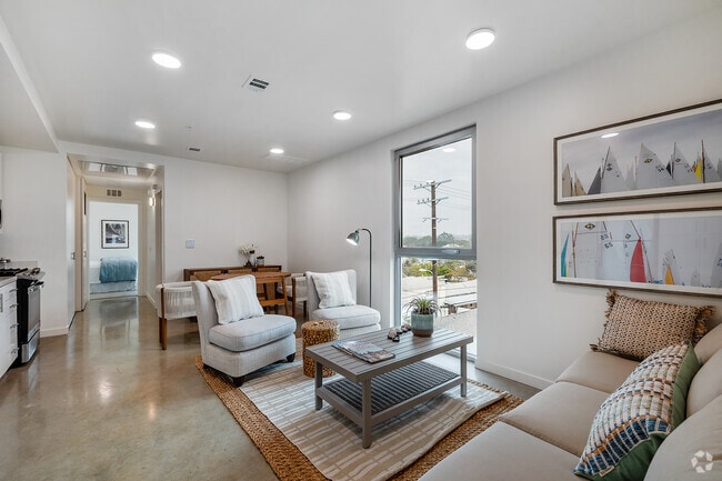 1BR, 1BA - 579SF - Living Room - The Louella