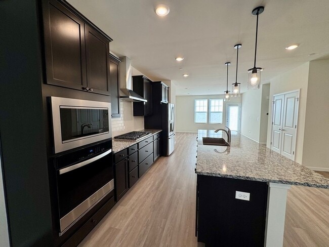 Photo - 155 Yorktown Ct