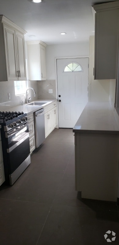 Building Photo - 1885 Hacienda Rd Rental