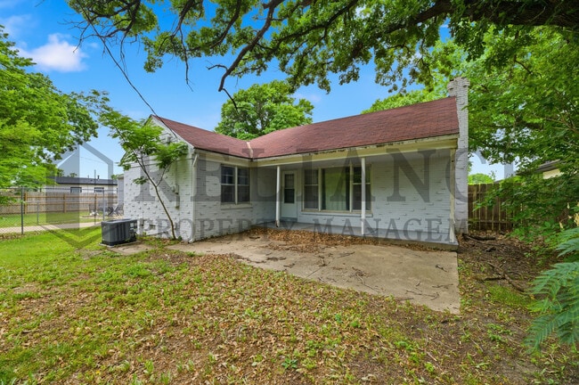 Photo - 1458 N Old Manor Rd