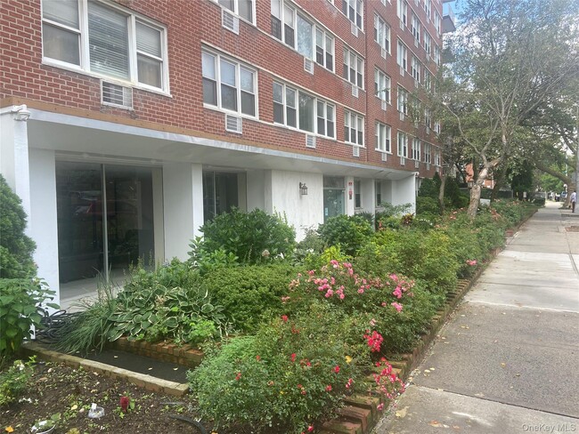 Building Photo - 172-70 Highland Ave Unit 8P Rental