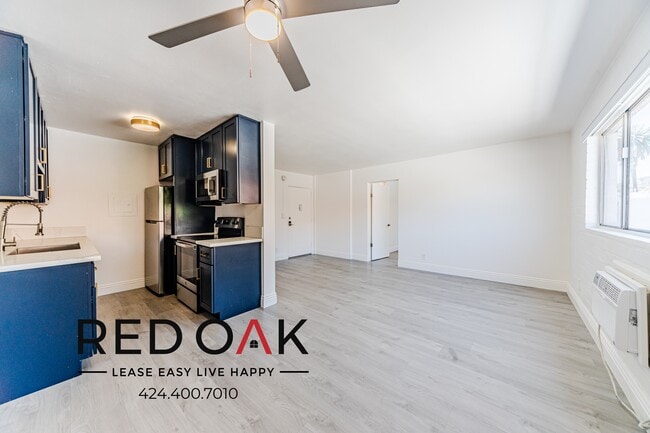 Photo - 1757 N Orange Dr Unit 305