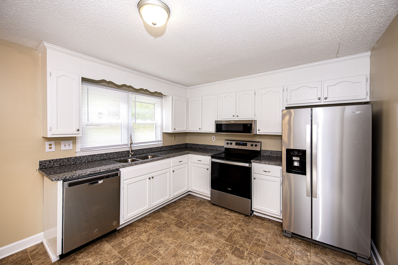 Photo - 2711 Springbrook Cir