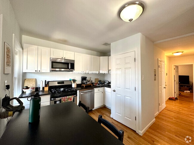 Building Photo - 924 Dorchester Ave Unit 2 Rental