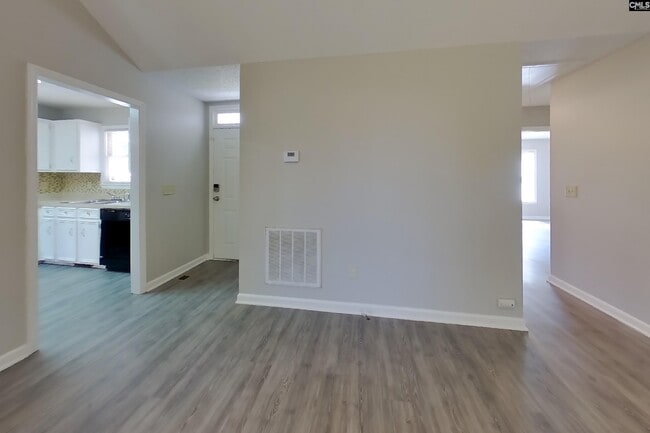 Photo - 529 Ferncliffe Rd