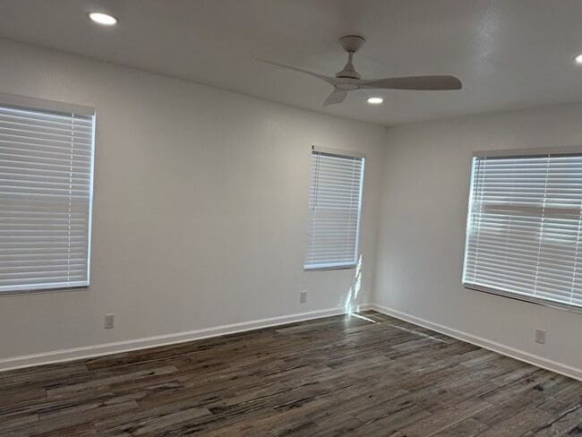 Photo - 2711 E 31st St