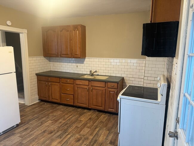 Photo - 704 Ridge St