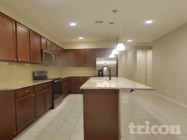 17863 W Buckhorn Trl