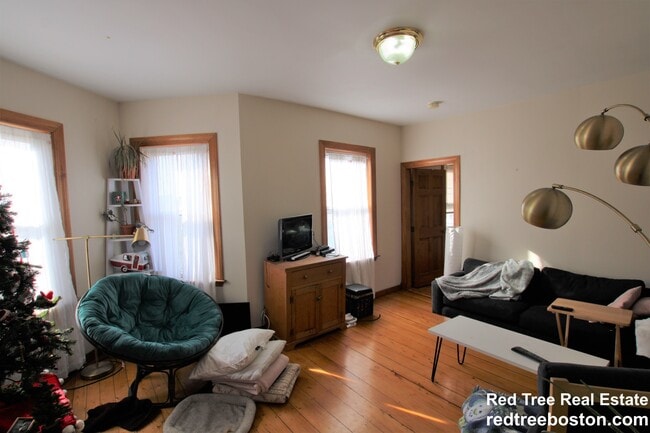 Photo - 16 Rossmore Rd Unit 1