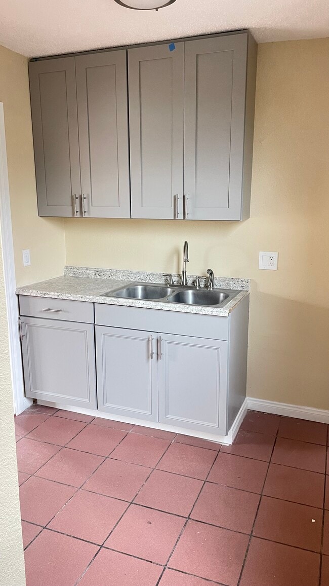 Photo - 4919 1/2 Hooper Ave