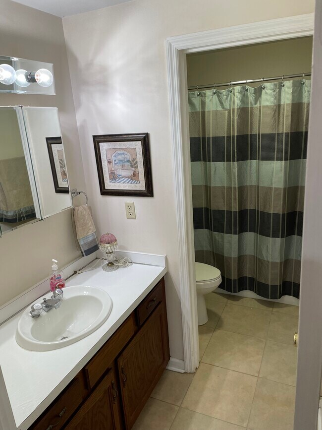 Photo - 5 Players Club Dr Unit B104