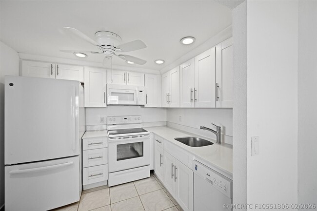 Building Photo - 451 Monaco Blvd Unit j