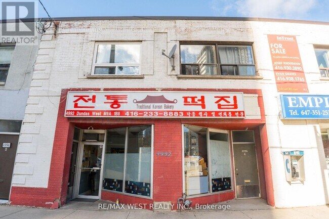 Photo - 4992b Dundas St W