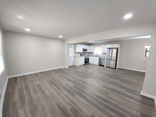Photo - 5370 Longmeadow Ln