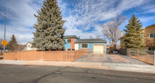Building Photo - Cozy 3 Bedroom House in Southeast Colorado...