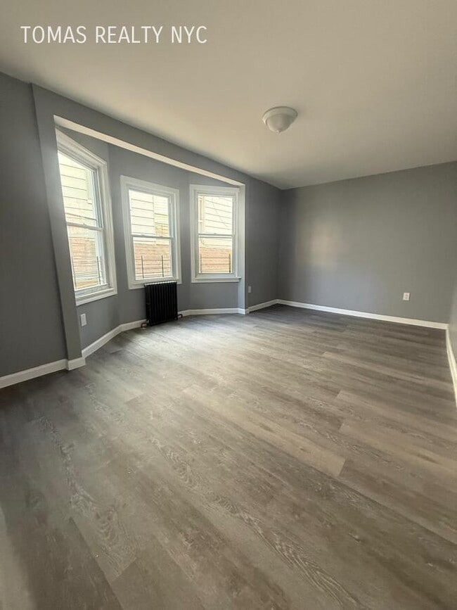 Photo - 76 Bruce Ave