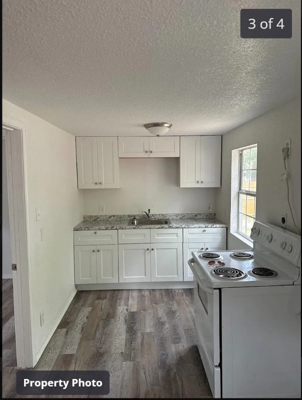 Photo - 1408 SW 6th St Unit 4