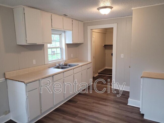 Photo - 189 E South St