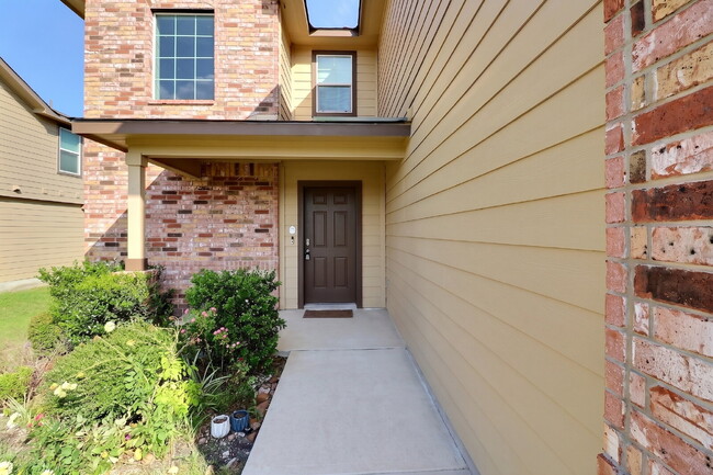 Photo - Your Converse Home Awaits – 3 Beds, Fenced Backyard & Fridge Included!