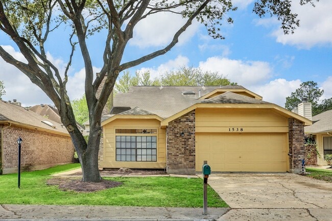 Building Photo - 1538 Ainsdale Dr