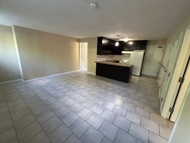 Photo - 30-30 Westmount Rd W Unit 21