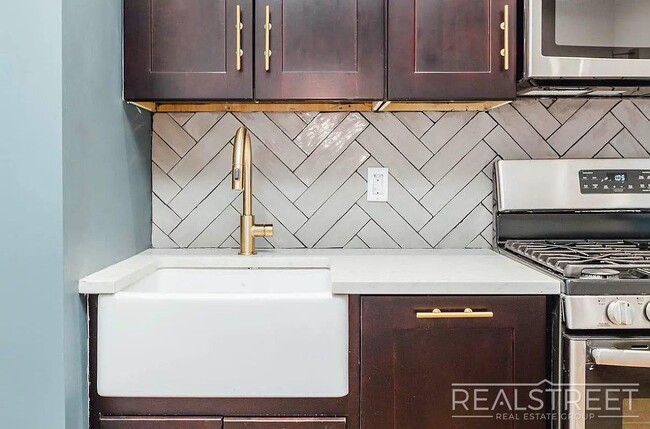 Photo - Central Avenue