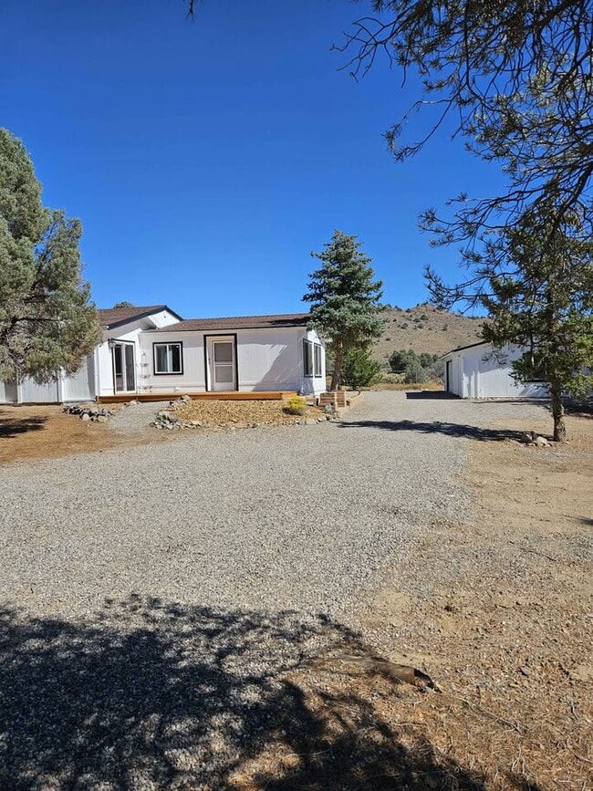 Building Photo - 1425 Sandstone Dr Rental