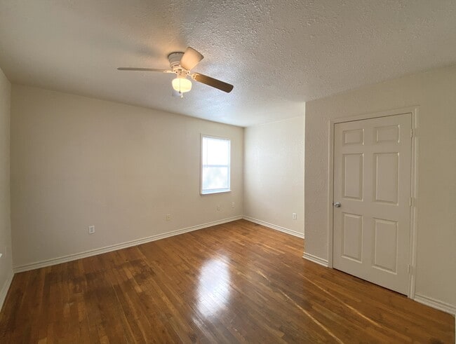 Photo - 2302 Post Oak Ave