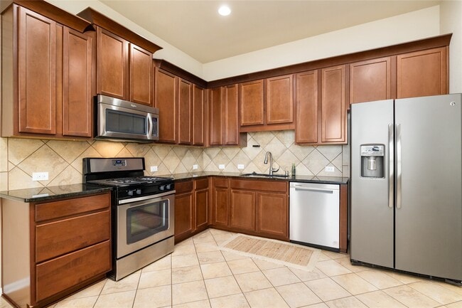 Photo - 9420 Savannah Holly Dr