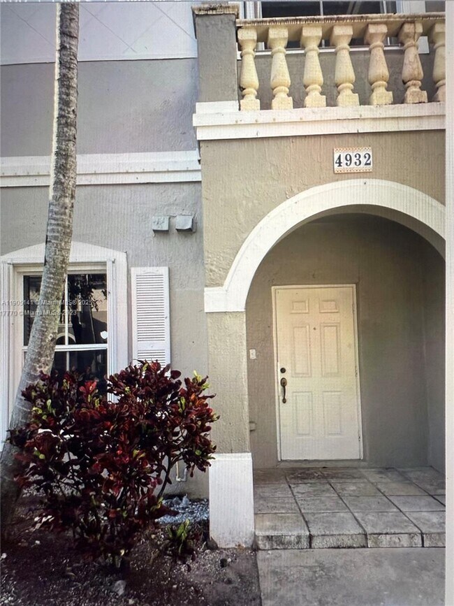 Photo - 4932 SW 140th Terrace